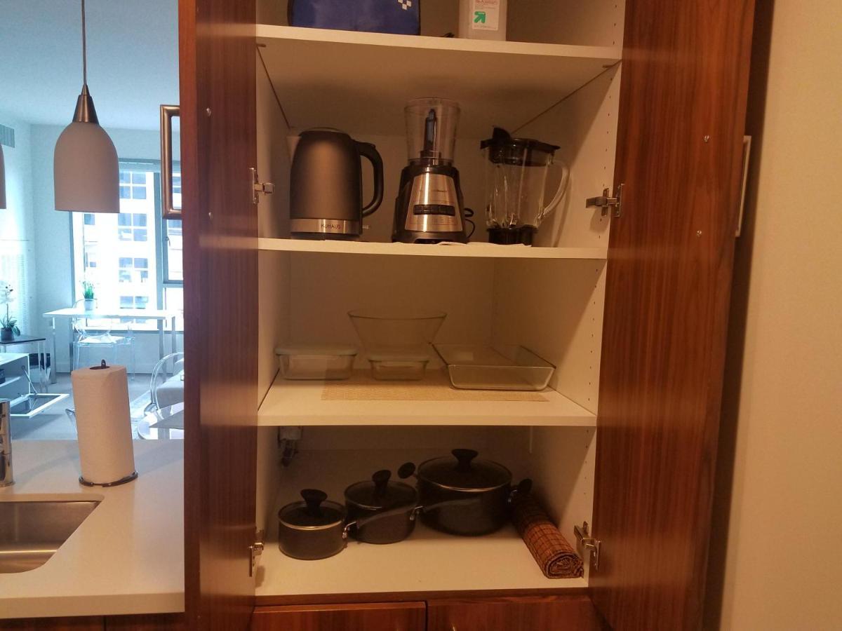 Cityscape Luxury Tower One Bedroom Apartment Los Angeles